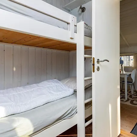 4 Person In Albaek-by Traum