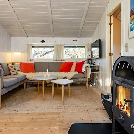 4 Person In Albaek-by Traum